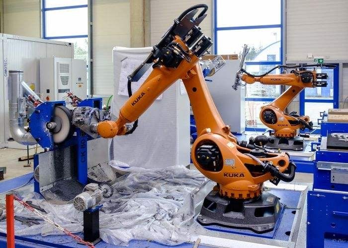 Robot chà nhám và đánh bóng công nghiệp KUKA KR 50 R2500