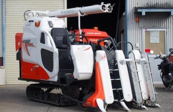 Máy gặt lúa mini lấy rơm Kubota ER323
