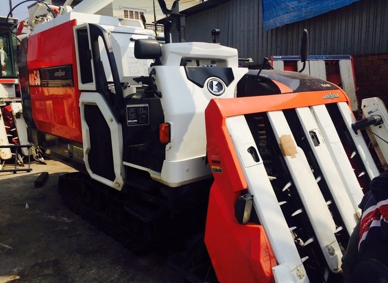 Máy gặt lúa liên hợp Kubota AR58