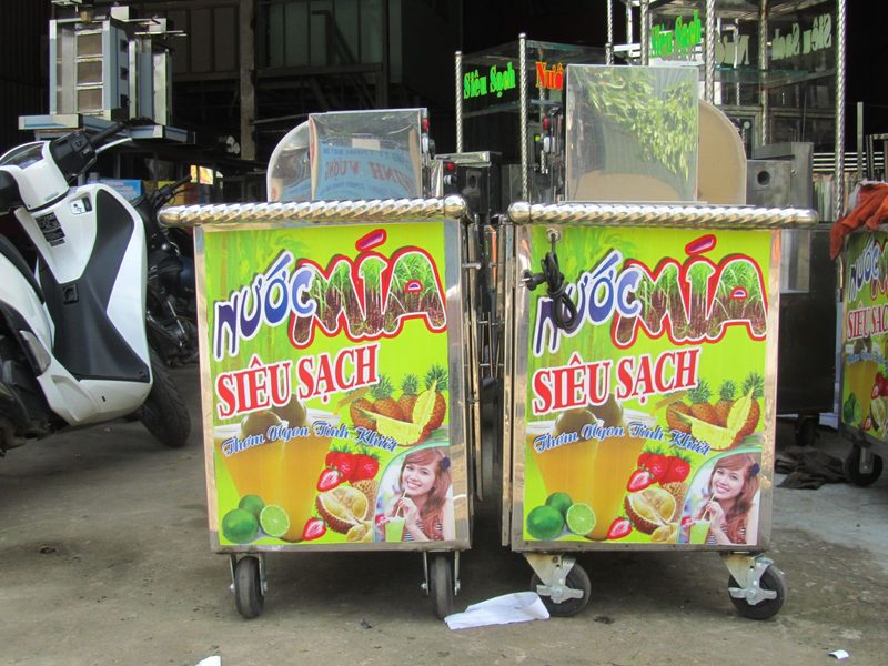 Máy nước mía liền bàn không tủ kính