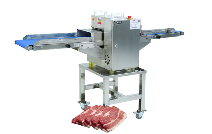 Máy cắt thịt băng tải OKASU MCTB340