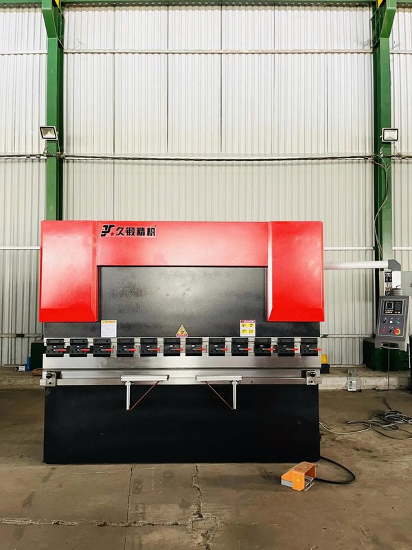 Máy chấn NC 63T2500