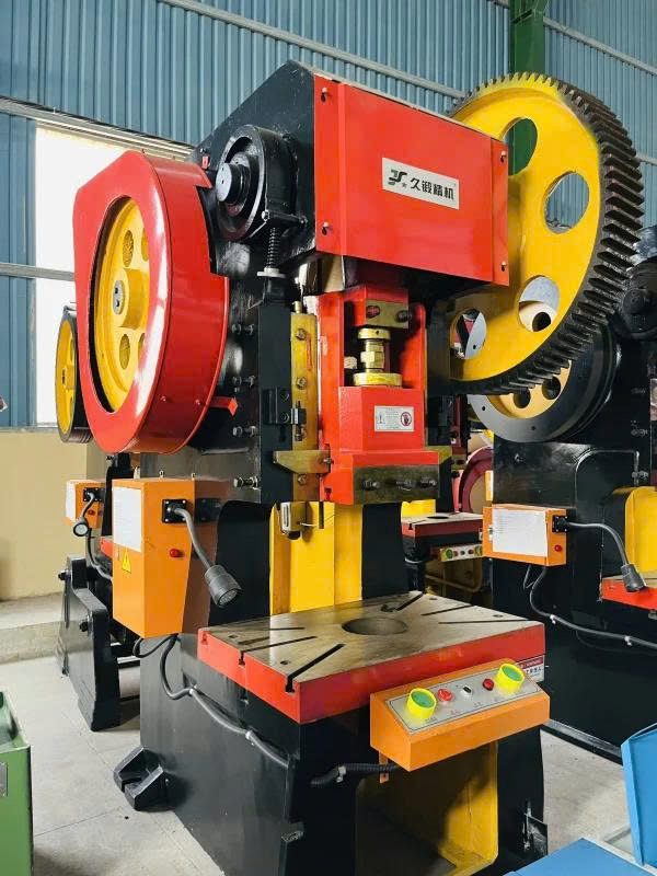 Máy đột dập cơ 100 tấn J23-100